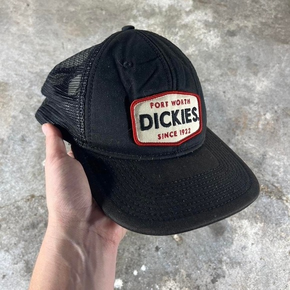 Dickies black and red trucker hat - Picture 1 of 5